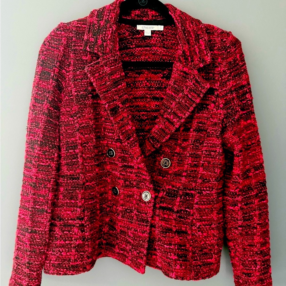 Beautiful blazer with buttons!